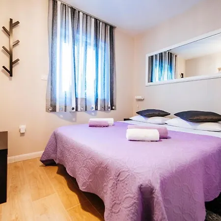 Poolincluded - Villa Sucic Vila