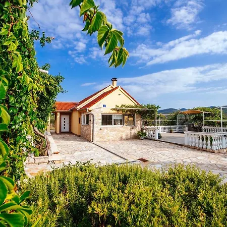 Poolincluded - Villa Sucic Vila *